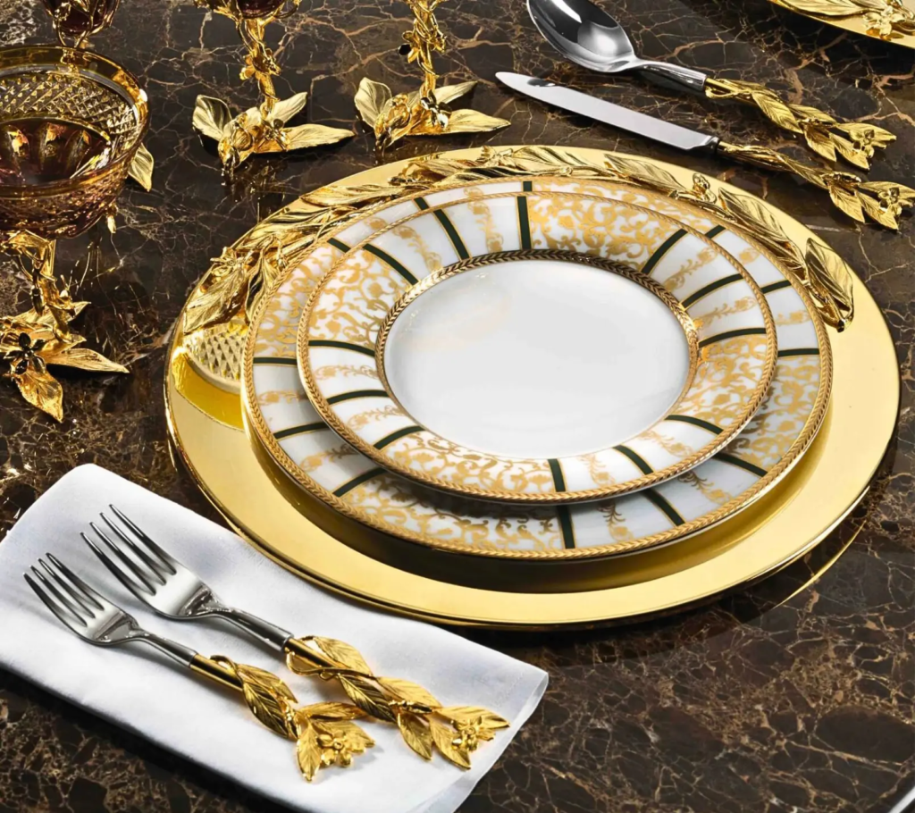 OUR SERVICES DINING SET 1610 X 1431 PX (1)